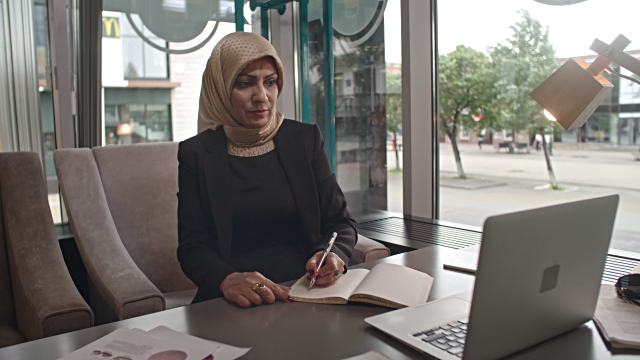 Halal Business Muslim woman